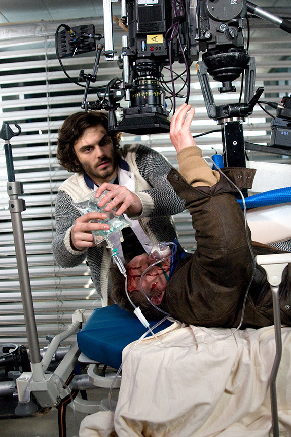 Pio Marmaï et Dominique Pinon sur le tournage du film "La loi de Murphy" de Christophe Campos - Gaumont - Canal + (2009) / photo©julien Bonet