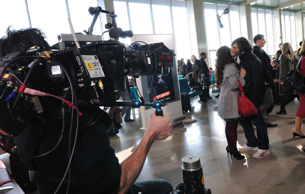 Pio Marmaï (Elias) et Fanny Valette (Vera Saint-Jean) sur le tournage du film "La loi de Murphy" de Christophe Campos - Gaumont - Canal + (2009) / photo©julien Bonet