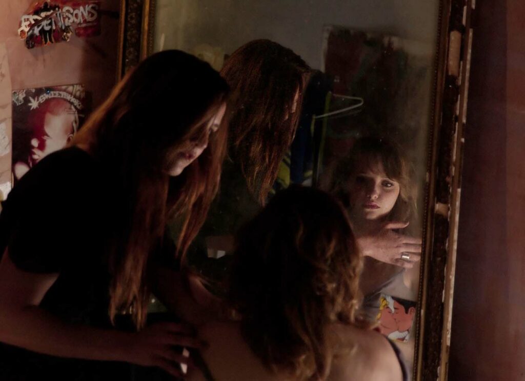 Marie Kremer et Laurie Lefret dans "Ravages" de Christophe Lamotte - Beaubourg Audiovisuel - Arte France (2007) / photo©julien Bonet