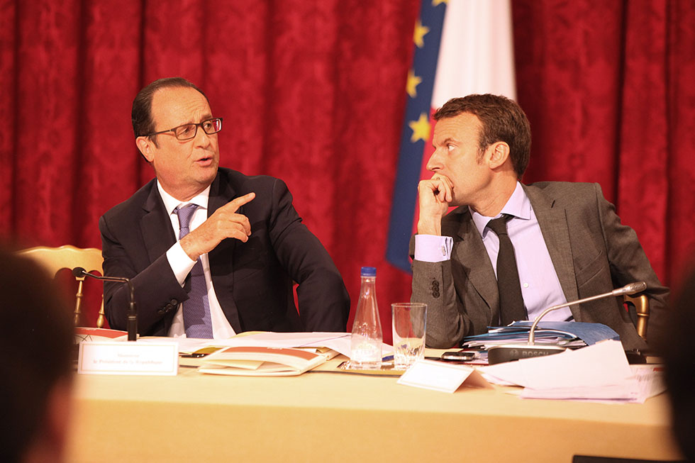 François Hollande et Emmanuel Macron au Palais de l'Elysée - 16/06/2015 - photo©présidence de la République/julien Bonet