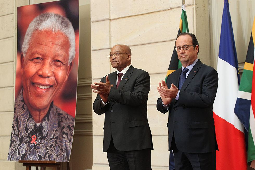 Hommage à Nelson Mandela lors de la visite officielle de Jacob Zuma (Président d'Afrique du Sud) au Palais de l'Elysée - 11/07/2016 - photo©présidence de la République/julien Bonet