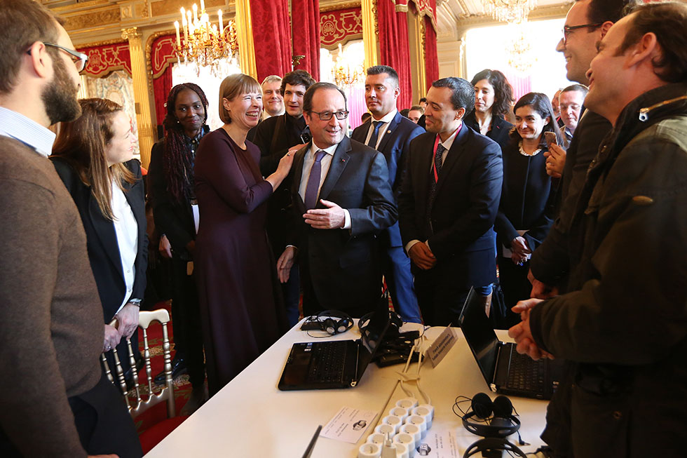 François Hollande et Kersti KALJULAID (Présidente de la République d’Estonie) visitent l'Hackathon au Palais de l'Elysée - 7/12/2017 - photo©présidence de la République/julien Bonet