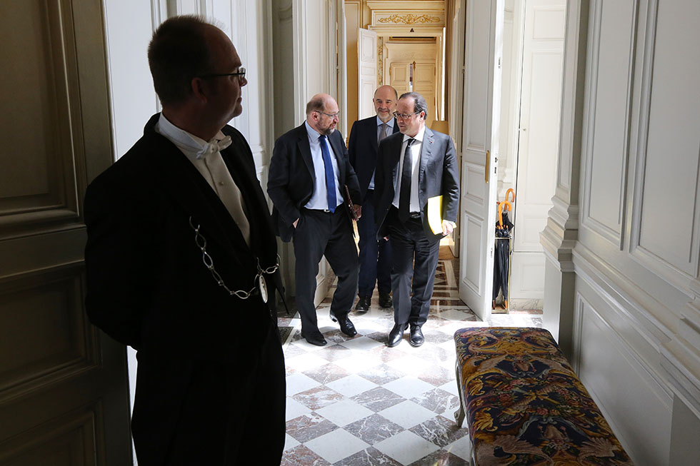 François Hollande, Martin Schulz (Président du Parlement européen) et Pierre Moscovici (Commissaire européen) au Palais de l'Elysée. - 15/06/2016 - photo©présidence de la République/julien Bonet