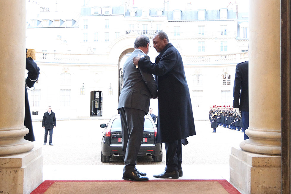 François Hollande et Alpha Condé (président de la République de Guinée) au Palais de l'Elysée - 27/01/2016 - photo©présidence de la République/julien Bonet