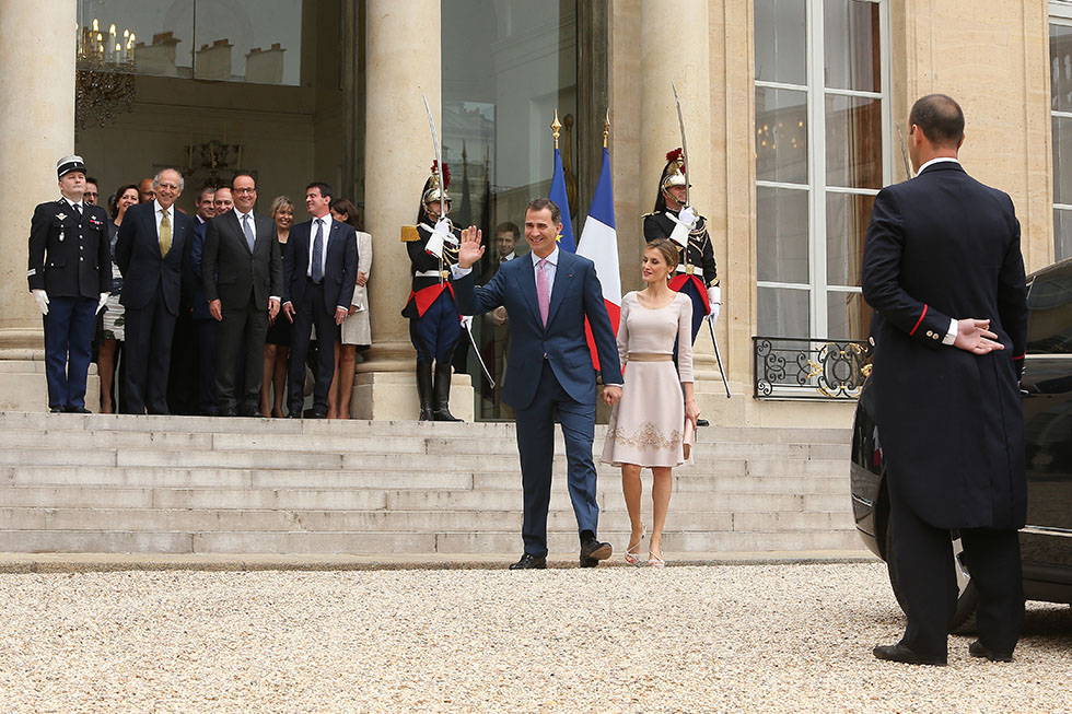 Départ de Felipe VI (Roi d'Espagne) et Letizia Ortiz Rocasolano (Reine d'Espagne) suite à leur visite au Palais de l'Elysée - 22/07/2014 - photo©présidence de la République